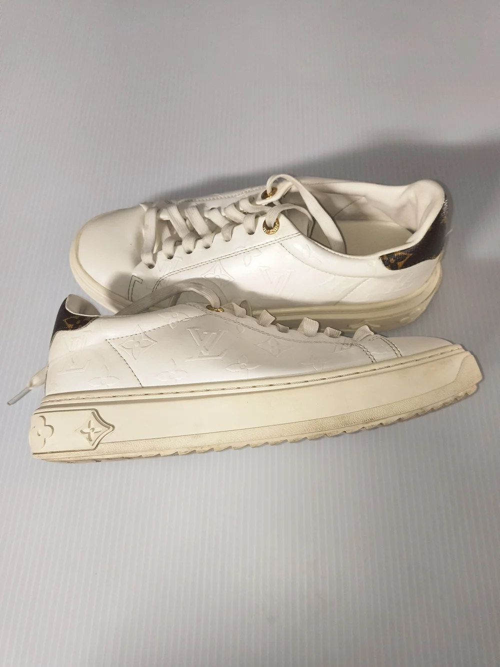 Louis Vuitton White Low-Top Monogram Embossed Sneaker Size 8